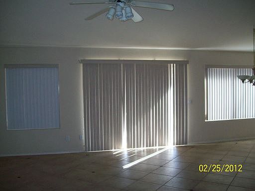 5th image of 2723 E Oakland St