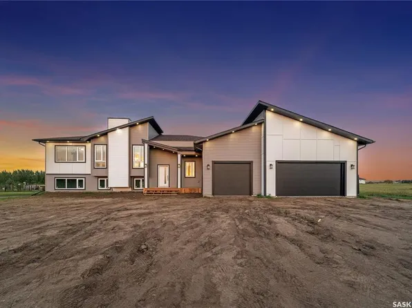 8 Cardinal DRIVE, Dundurn Rm No. 314, SK S7C 0C3