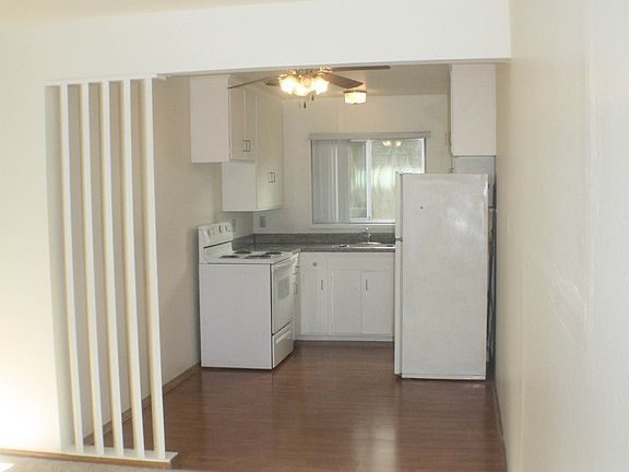3rd image of 1013 El Camino Real APT 5