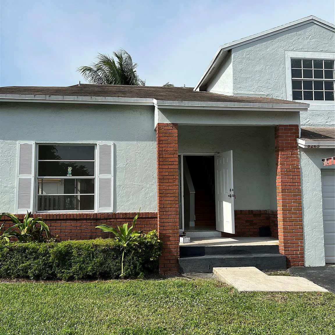 3 bed, 2.5 bath, 1660 sqft, $3,200 — Photo 1