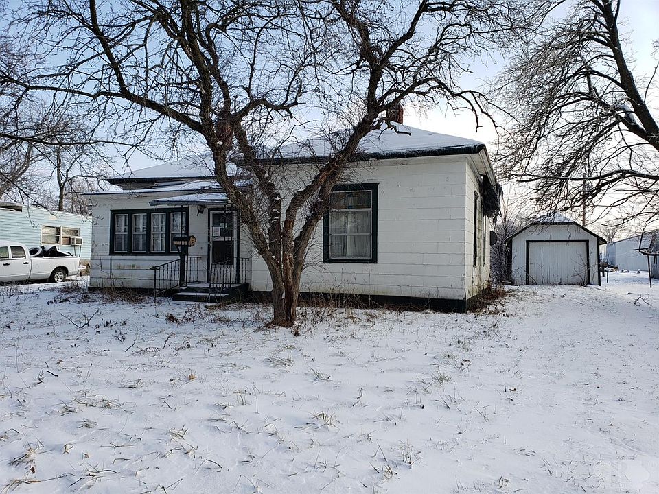 2nd image of 204 E 2nd St