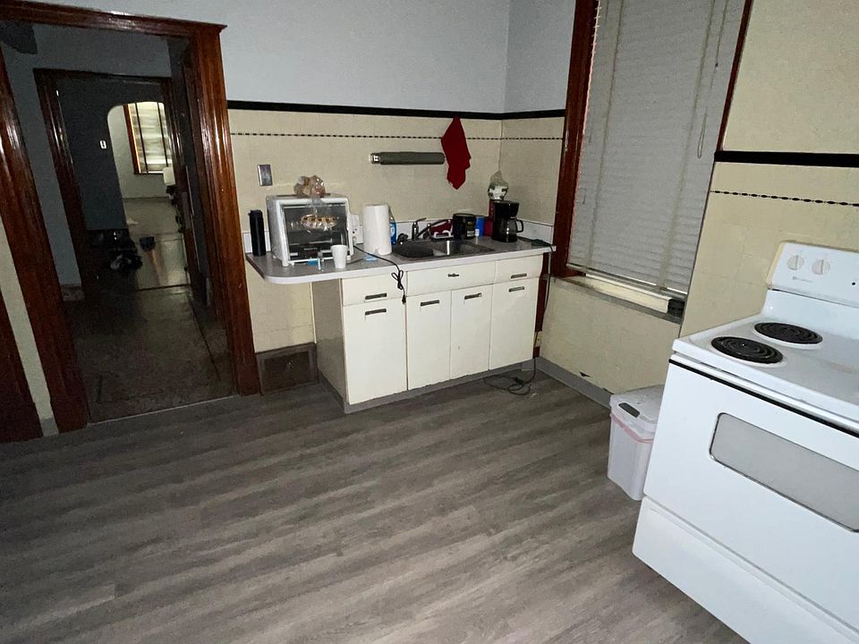 1st image of 556 Eiler St #1