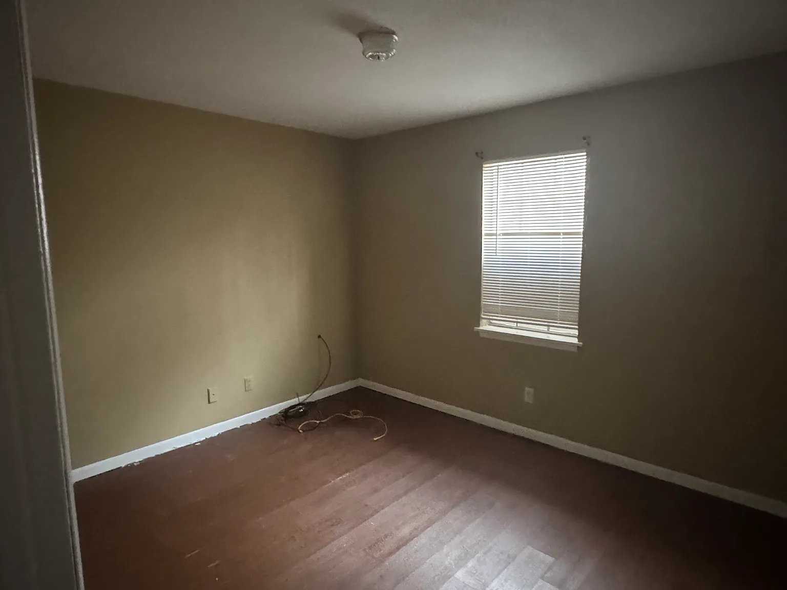 2 bed, 1.5 bath, 1500 sqft, $900 — Photo 4
