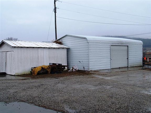 5th image of 676 Hardwood Dr
