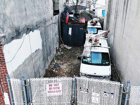 2nd image of 14207 Rockaway Blvd
