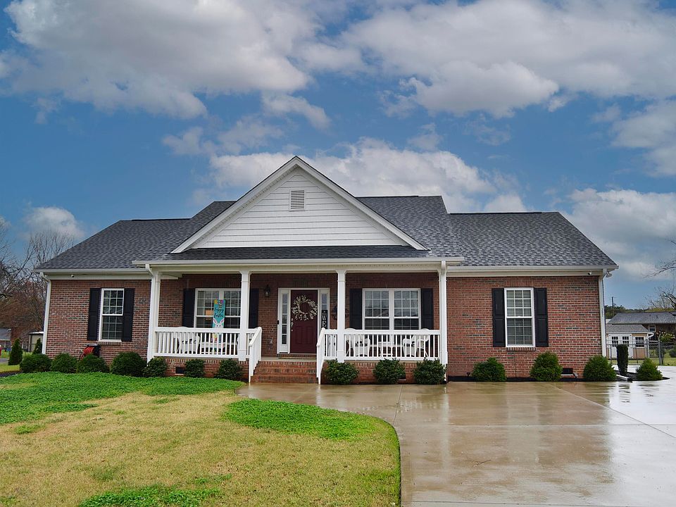 1st image of 202 Roscoe Dr