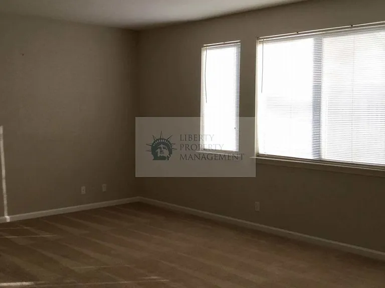 2045 Lombardy Ct — Photo 7