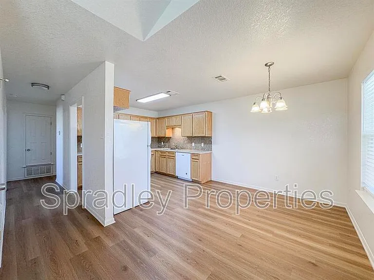 132 Lacey Lou Ln — Photo 8