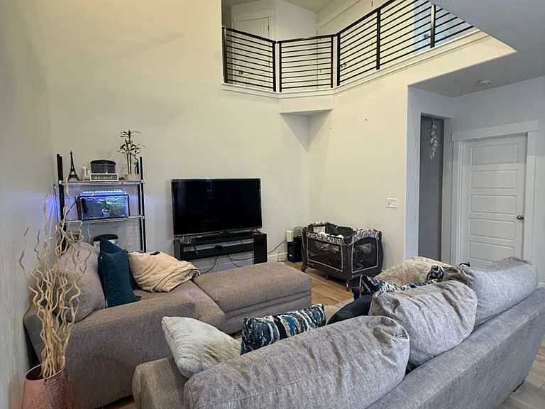 4529 W Watchmen Way — Photo 4