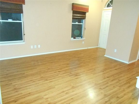 3rd image of 2028 Buckley Ln