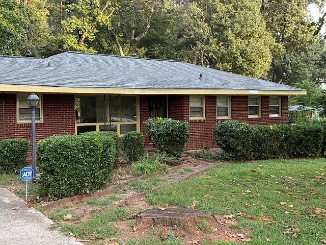 1st image of 920 S Stone Mountain Lithonia Rd