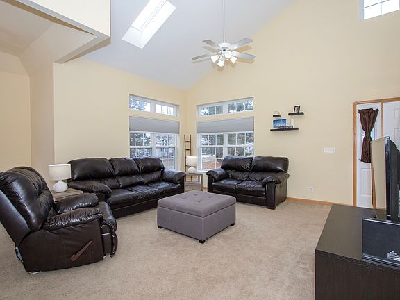 4th image of 228 Kathryn Ln