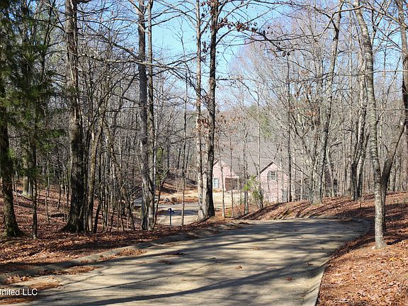 5th image of 3010 Highlands Cir