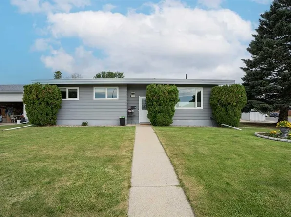 1102 SE Lakeview Dr S, Lethbridge, AB T1K 3E9