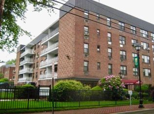 124 Smith St APT 1N, Freeport, NY 11520