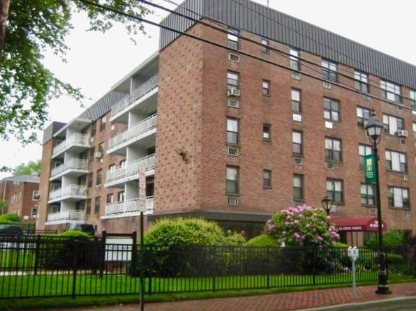 124 Smith St APT 1N