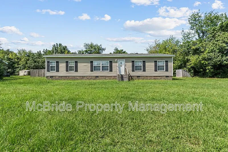4 bed, 2.0 bath, 1568 sqft, $1,650 — Photo 1
