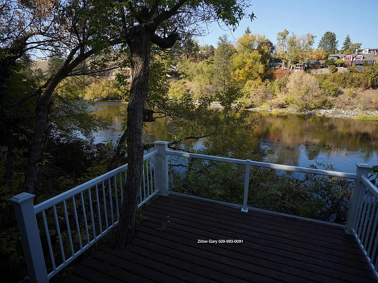 2104 W Clarke Ave — Photo 11