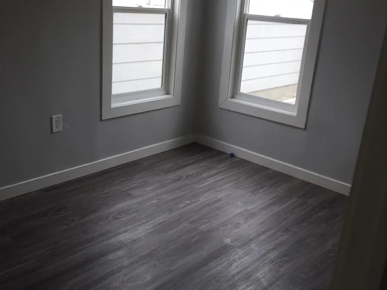 852 Retallack St — Photo 7