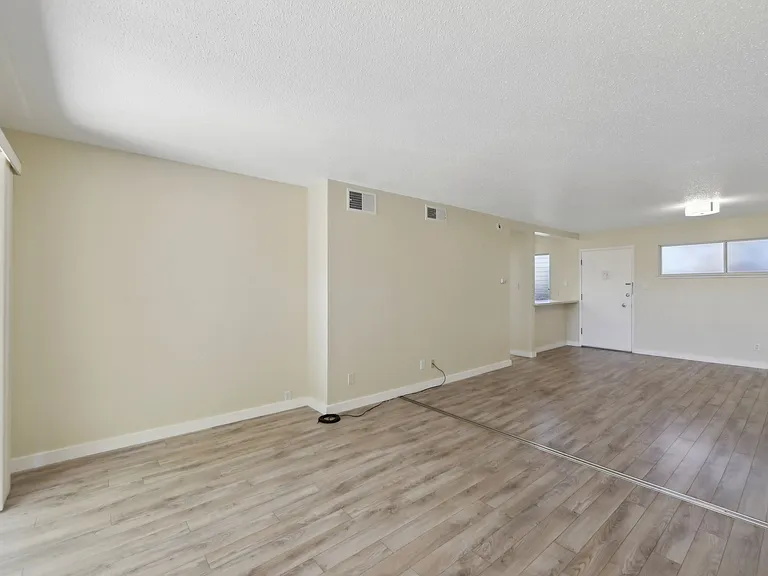 1406 Henry Street — Photo 31