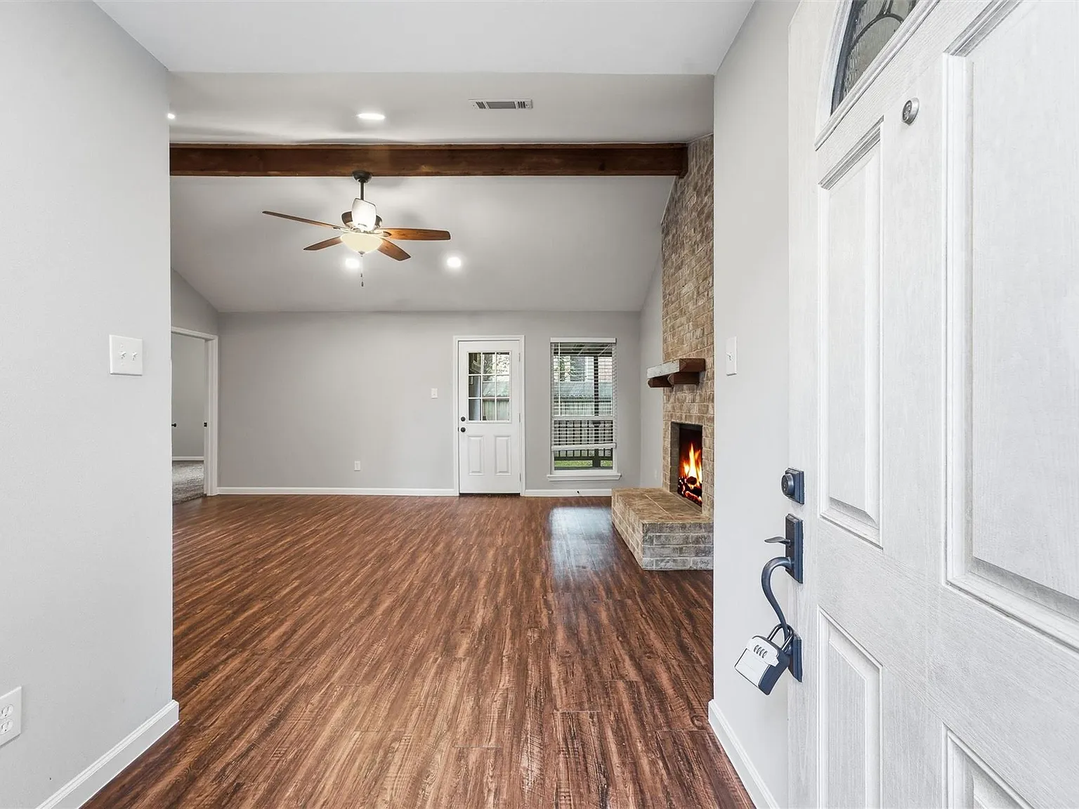 3 bed, 2.0 bath, 1266 sqft, $1,800 — Photo 4