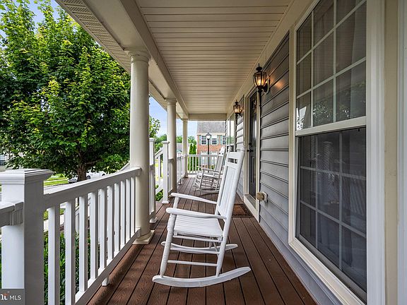 5th image of 16438 Regatta Ln