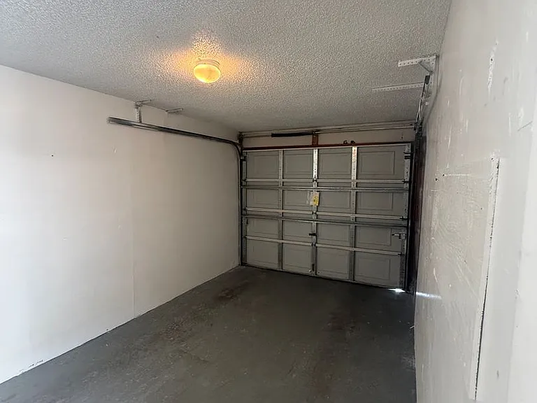 1101 Spring Meadow Dr — Photo 26