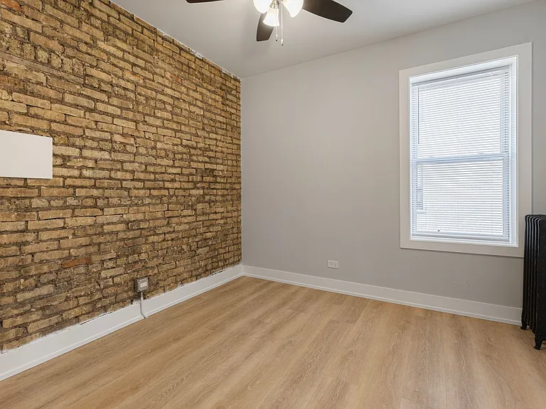 7417 N Clark St — Photo 41