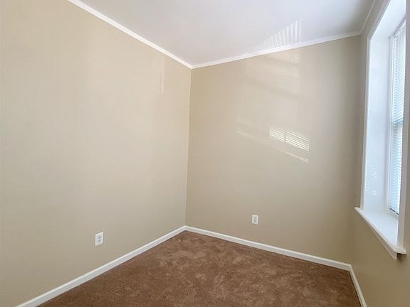 4th image of 5 Woodland Ave