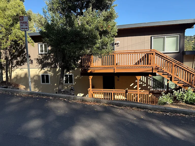 Scenic Ave Duplex — Photo 14