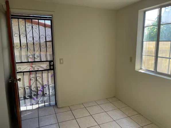 1361 Hyatt Ave #B, Wilmington, CA 90744