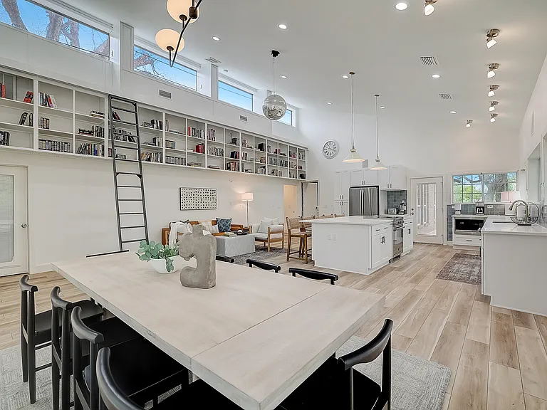 5511 N Dunlap Rd — Photo 27