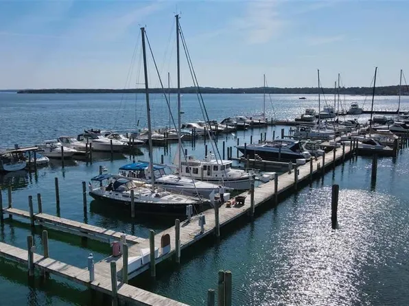 202 Ferry Ave #209, Charlevoix, MI 49720