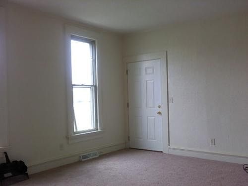 3rd image of 307 S 3rd St APT A