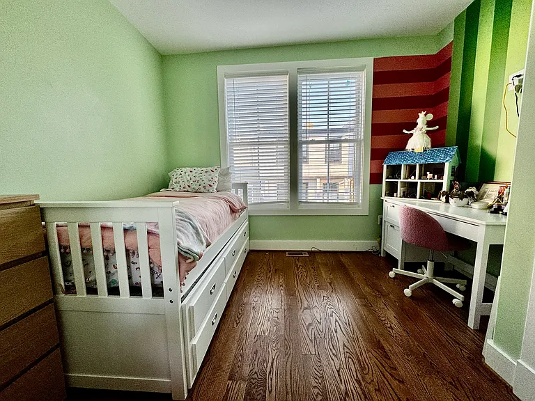 Upstairs bedroom 2