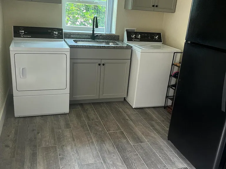 402 Amherst Ave — Photo 23