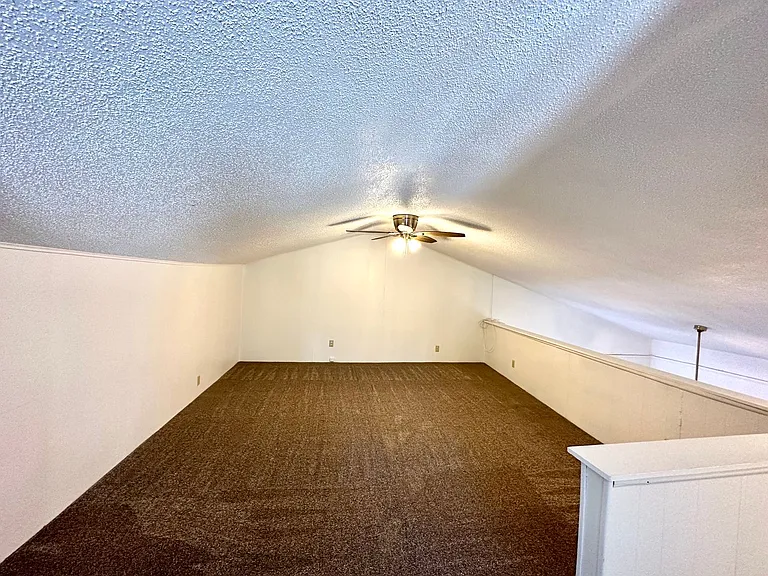 3205 Joliet Ave — Photo 5