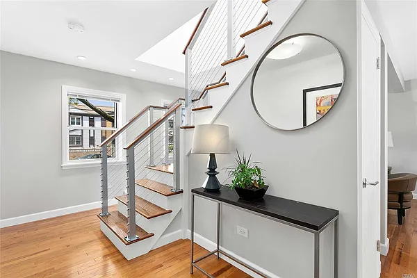 Sold by Prime Realty | media 8