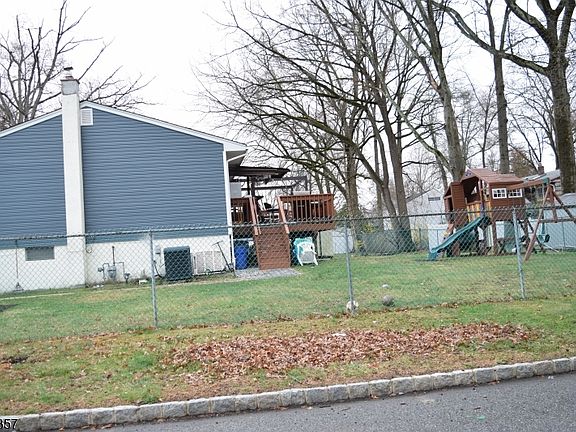 2nd image of 50 Auburn Rd