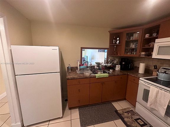 5th image of 1830 SW Lauderdale Ave #4203
