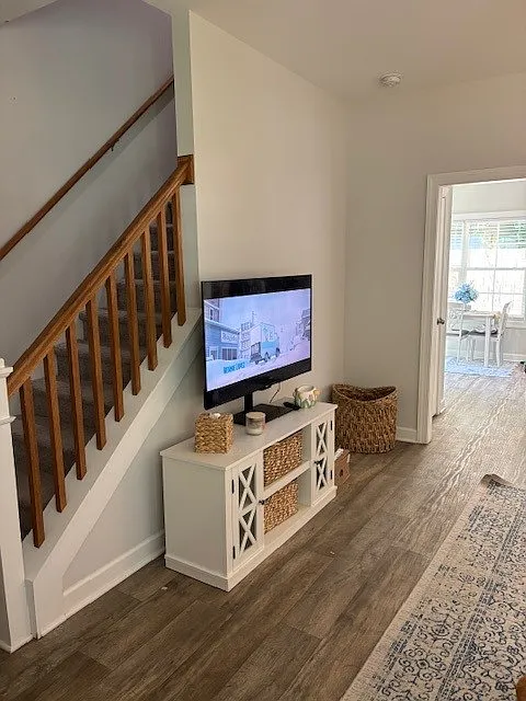 122 New Bern Ave — Photo 2
