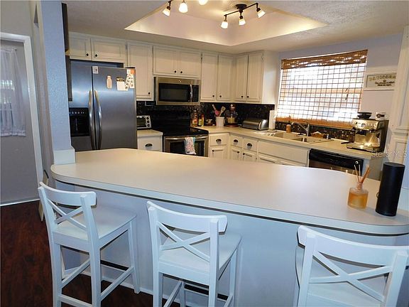 4th image of 207 Meadowcross Dr