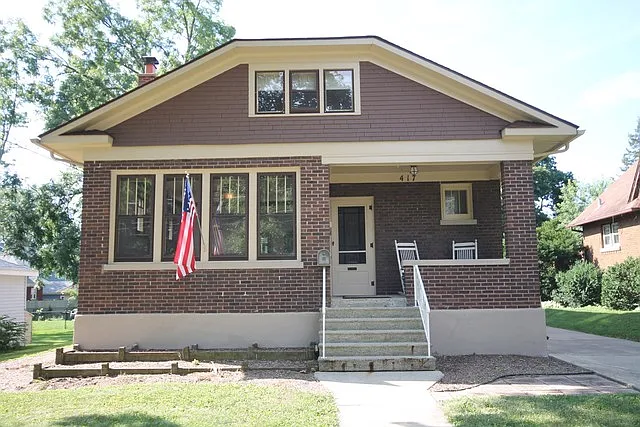 417 Oak St photo 1
