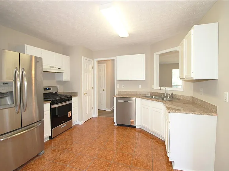 1334 Ambercrest Way — Photo 9