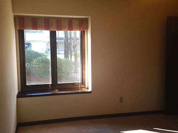 5th image of 108 Liveoak Dr