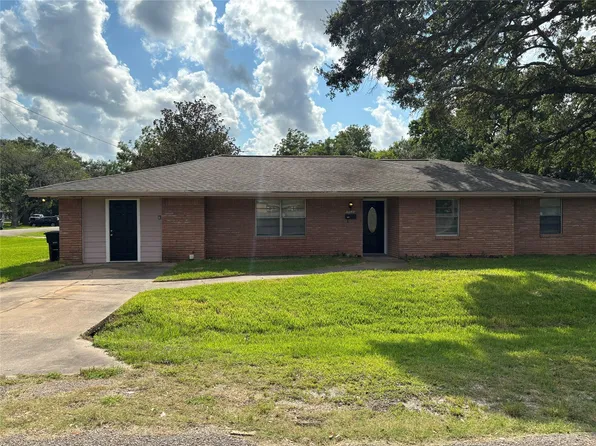 903 Dula St, Alvin, TX 77511