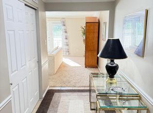 1C 964claytonbrook, Ballwin, MO 63011