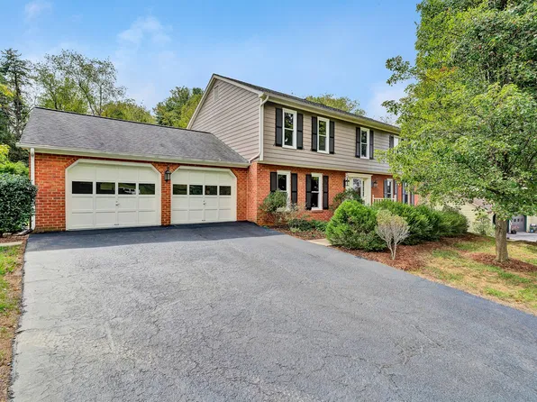 5231 Ranchcrest Dr, Roanoke, VA 24018