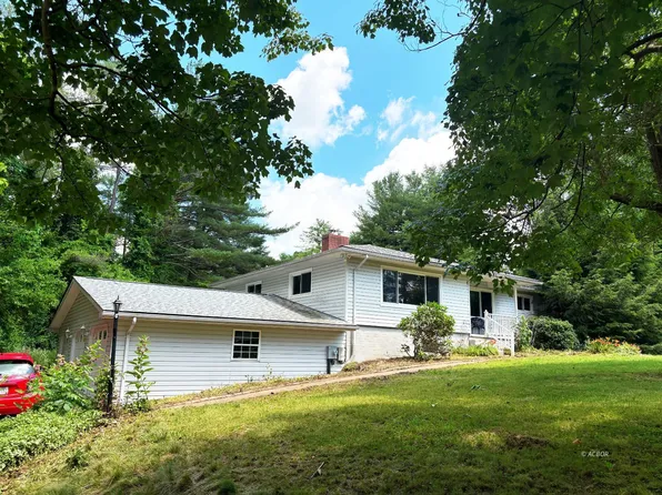6086 Radford Rd, Athens, OH 45701