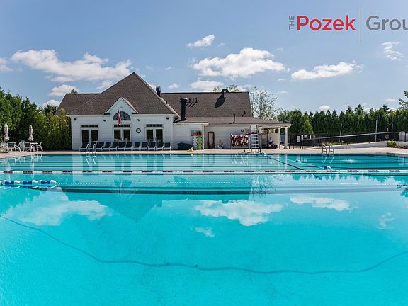 4th image of 46607 Pinehurst Cir